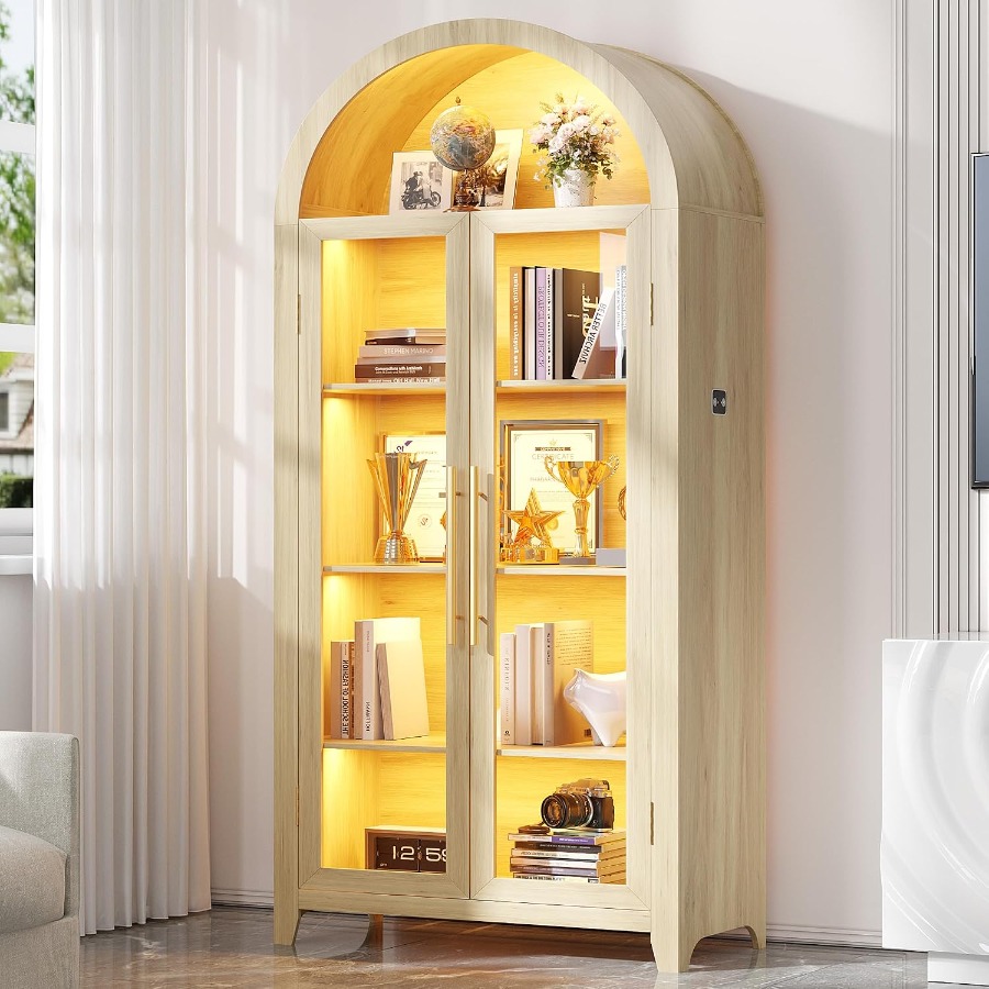 Glass Cabinet Display - ガラス扉とLEDライト付きのアーチ型ディスプレイキャビネット、高さ71インチ。